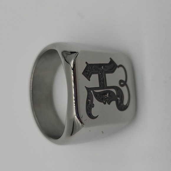 304- Stainless Steel Handmade Men's Ring Letter H Engraved Size 9 NWT - Picture 3 of 8